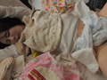 おむつで感じてしまう恥ずかしい少女達