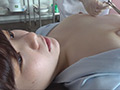 性的に敏感な重度便秘症女性