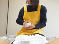 女の子がおむつを当てられる映像「優しい日常」
