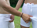 サッカー青年二人の運動場SEX