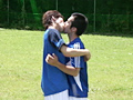 サッカー青年二人の運動場SEX