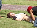 真夏の公園で覆面二人に○制○○○！
