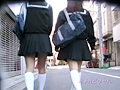 女子○生追っかけストーカーパンチラ