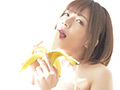 大人気女優 麻里梨夏チャンの極上舌ベロでバナナ舐め！