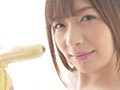 大人気女優 麻里梨夏チャンの極上舌ベロでバナナ舐め！