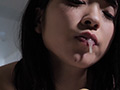 南梨央奈の極エロ舌でバナナ舐めツバかけ＆脇くすぐり！