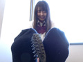 制服姿の可愛い美女の足裏をねちっこくくすぐりました
