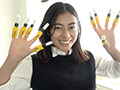 EmilyチャンのはじめてのM男くすぐりプレイ