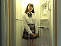 桐山結羽チャンを制服姿のまま乳首とクリに水鉄砲責め！