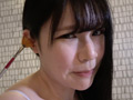 スク水美女を超くすぐったい筆でくすぐり地獄の刑に！