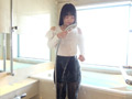 OL黒パンストセクシー美女のずぶ濡れ足裏くすぐり