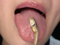 巨大女で舌ベロ舐め咀嚼からの歯・のどちんこ観察！！！