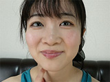 激カワ美女の飴舐めしている時の口内観察！ことね