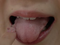 激カワ美女の飴舐めしている時の口内観察！ことね