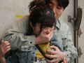 奥さんにチ○コを与えたらバカイキする淫乱人妻だった