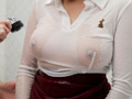 着衣巨乳 おっぱいが揉めるカフェ 三田サクラ