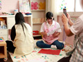 【職場でヤレる女】 保育士の後輩はスケベな女