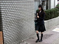 M男の勃起チ○ポに興味深々のウブな女子○生