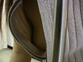検眼しているときのあいた胸元で捉えた乳首○撮