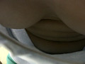 検眼しているときのあいた胸元で捉えた乳首○撮