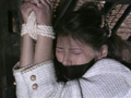 人妻密室○禁 浣腸鞭打ち逆さ片脚吊り