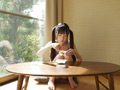 グラビアアイドルの日常（食事と歯磨き）