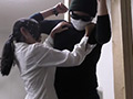 女医に立ち拘束されてくすぐりの刑にかけられたM男！
