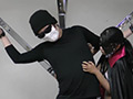 マント痴女に磔にされて、くすぐりの刑にかけられたM男