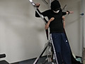 マント痴女に磔にされて、くすぐりの刑にかけられたM男
