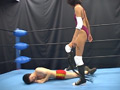 高身長アイドルレスラーがガリ男を半殺し！！ vol.1