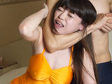 ホテルの部屋で女の子にプロレス技をかけてみた（7）