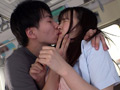 通学電車で敏感乳首痴●
