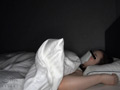 寝静まる美人、巨乳の姉を夜○いする弟近親相○性交