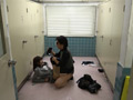 女子大生トイレ押し●み中出し  （1）