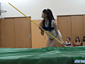 女の子の裸足で体育