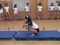 跳ねる裸足の脚が好き