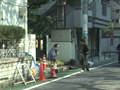 お色気奥様 水まきしてうっかり引っかけ逆ナンパ