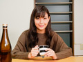 コタツの中で股間を弄られこっそり欲情する美熟女4時間