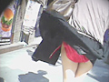 風中の少女1 風に舞うスカート