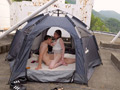 野外にポツンとテントを張ってSEX三昧 小坂ひまり