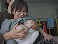 人妻痴○電車～さわられた六十路母～ 葉山のぶ子