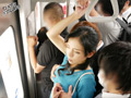 乳首いじり痴○電車 加治史奈