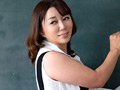 声が出せない絶頂授業で10倍濡れる人妻教師 花柳里葎子