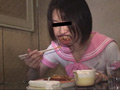 開口で食事02