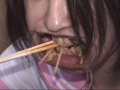 開口で食事02