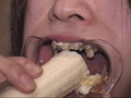 開口で食事02