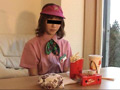 開口で食事03