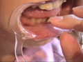 開口で食事03