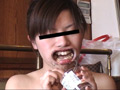 開口で食事04