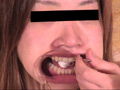 開口で食事05